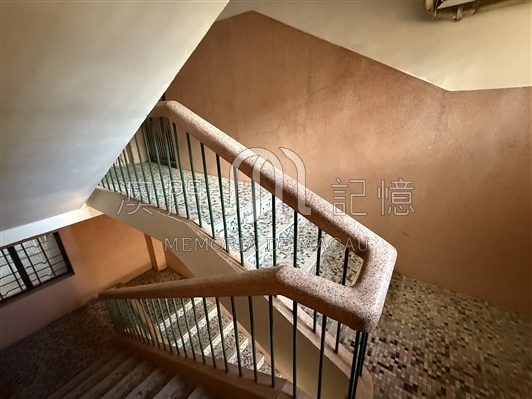 瓊華大廈內部的意大利批盪樓梯